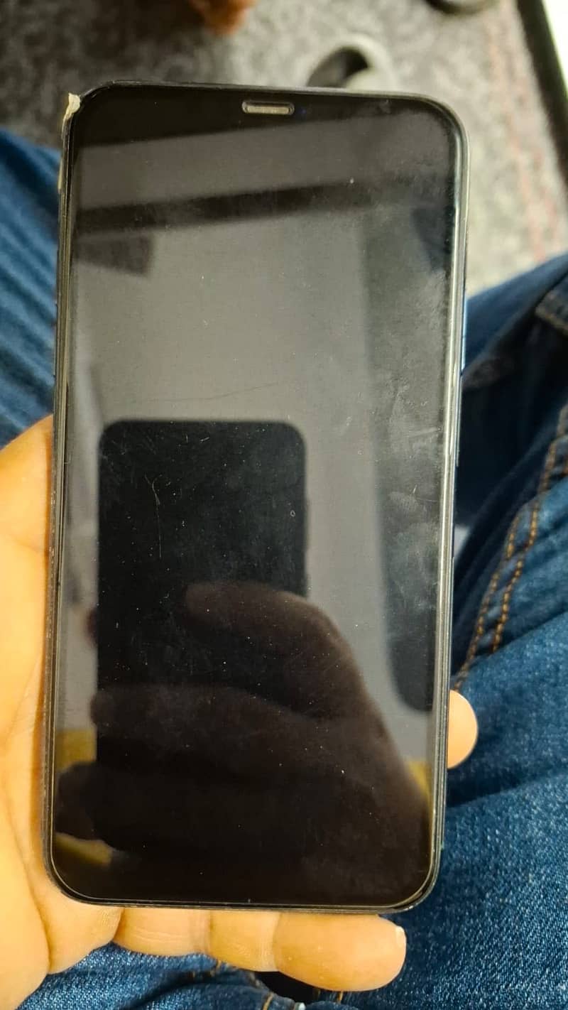 iPhone 11 Pro Max 2