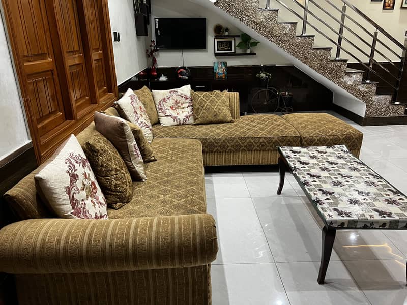 L shape sofa 0