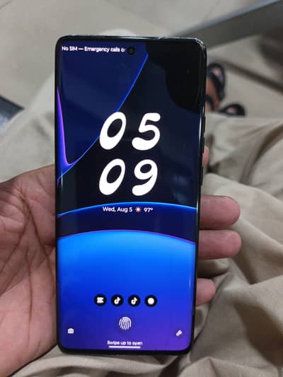 Moto edge 40.8/8. . 256