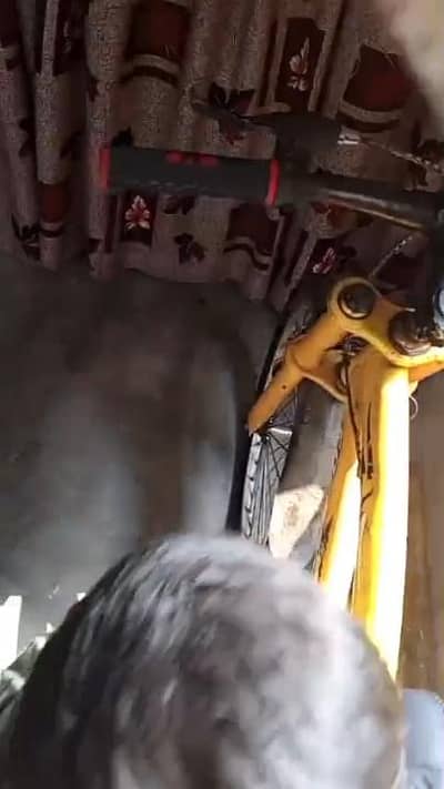 16 year boy ride by cycle