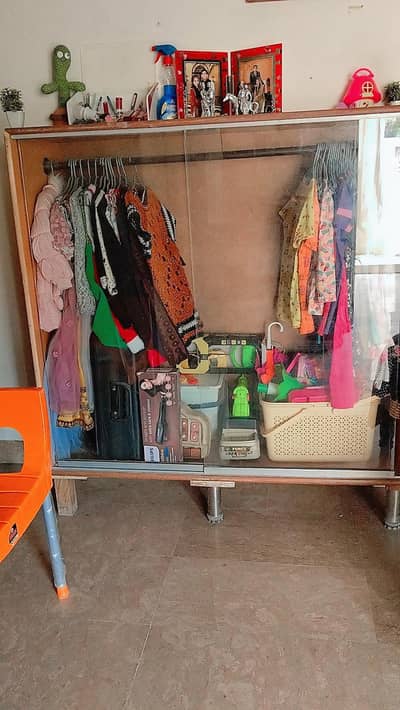 kinds wardrobe