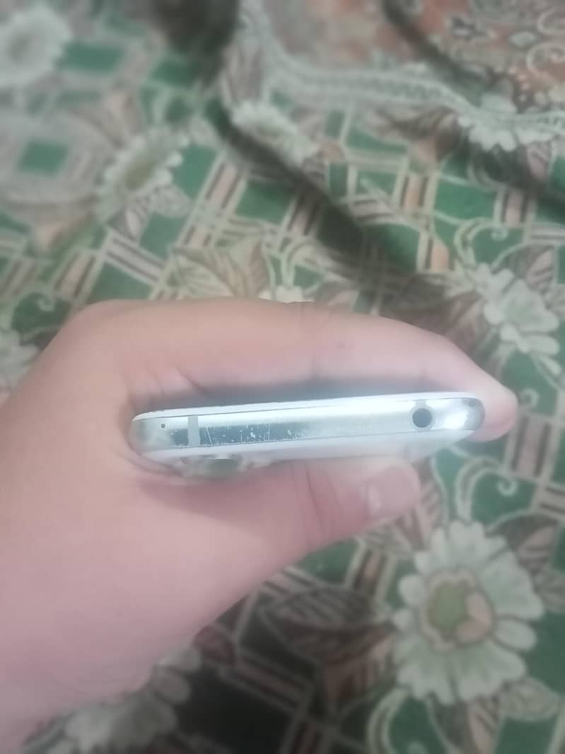 sharp Aquos r2 0