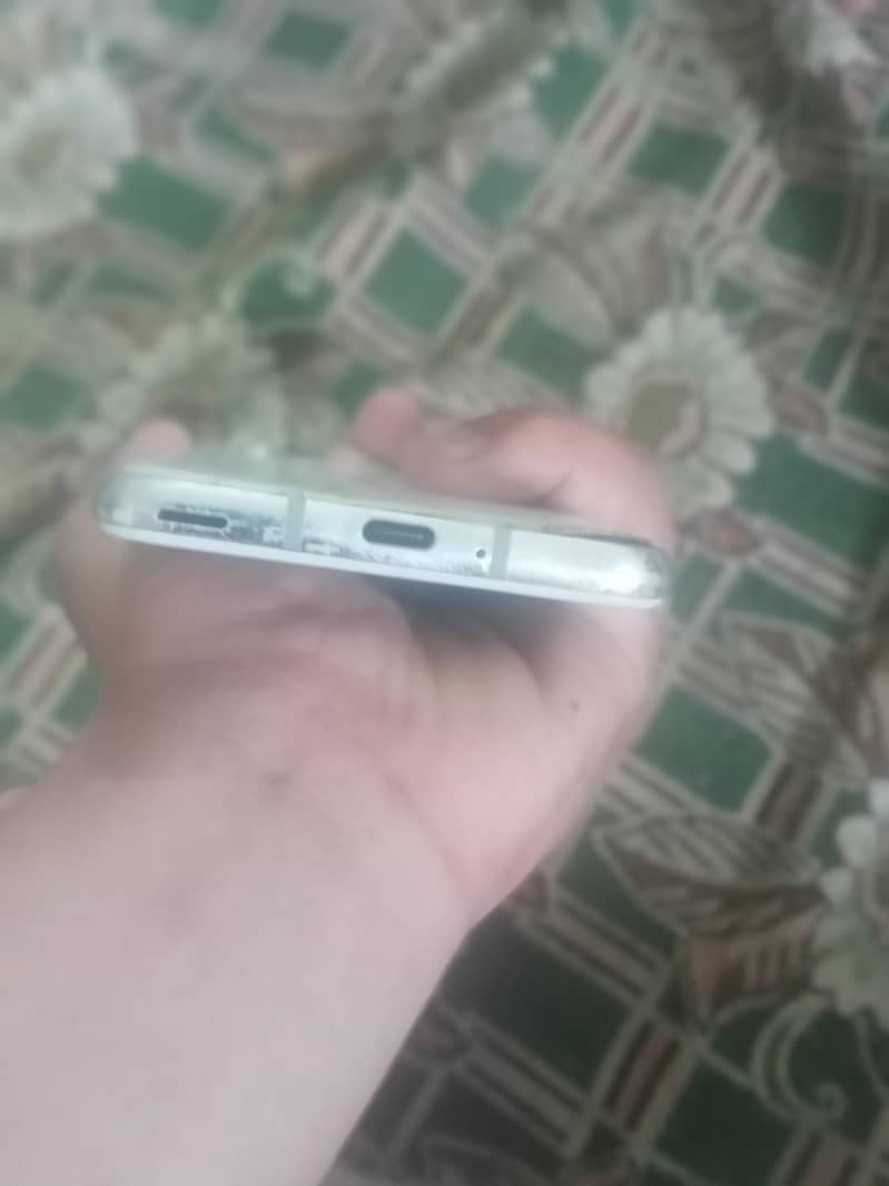 sharp Aquos r2 2