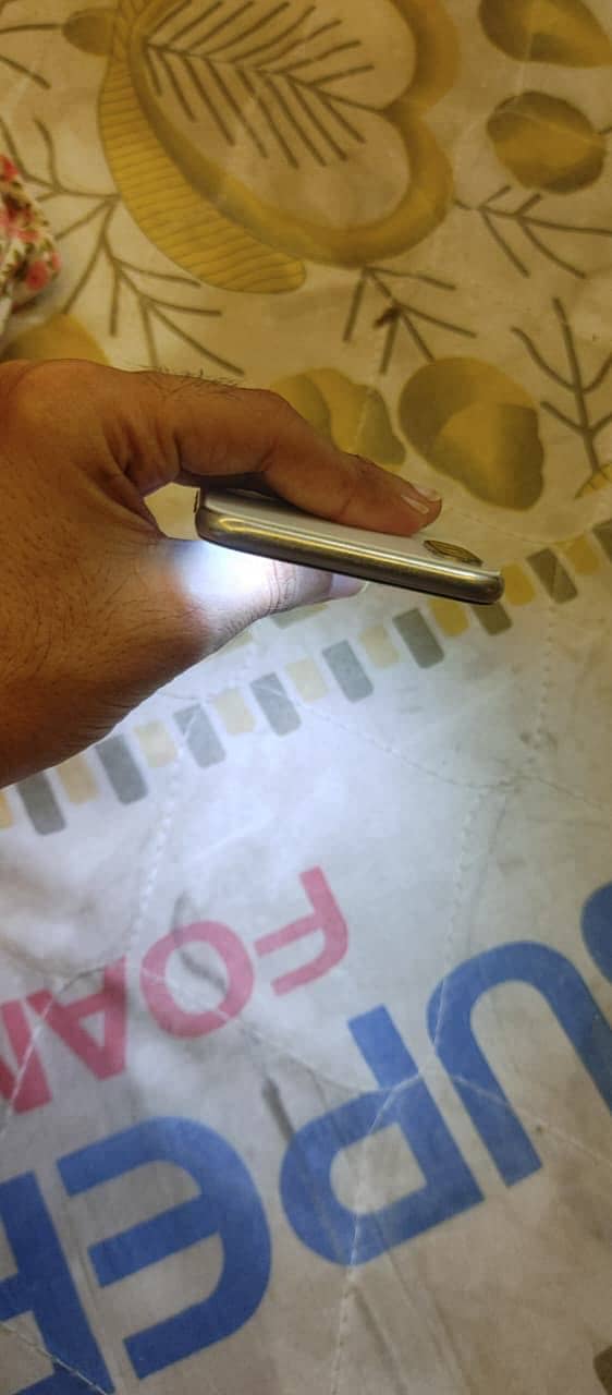Apple iPhone X 5