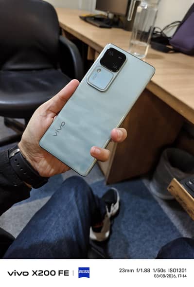 Vivo V30 4 sale urgent