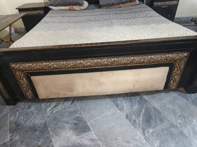 only sixonthes used bed set for sale in mint condition