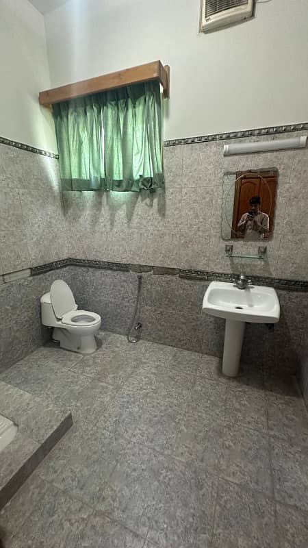 Upper portion for rent 4