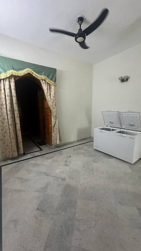 Upper portion for rent 6