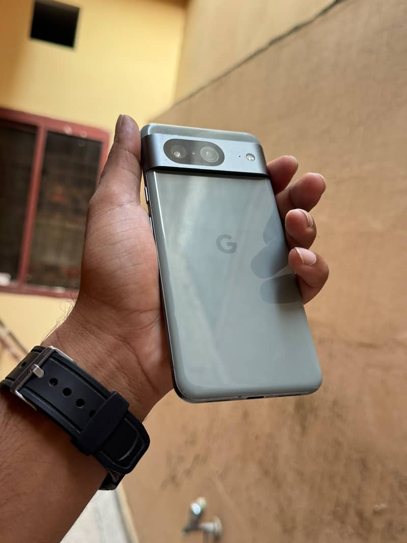 Google Pixel 8 5