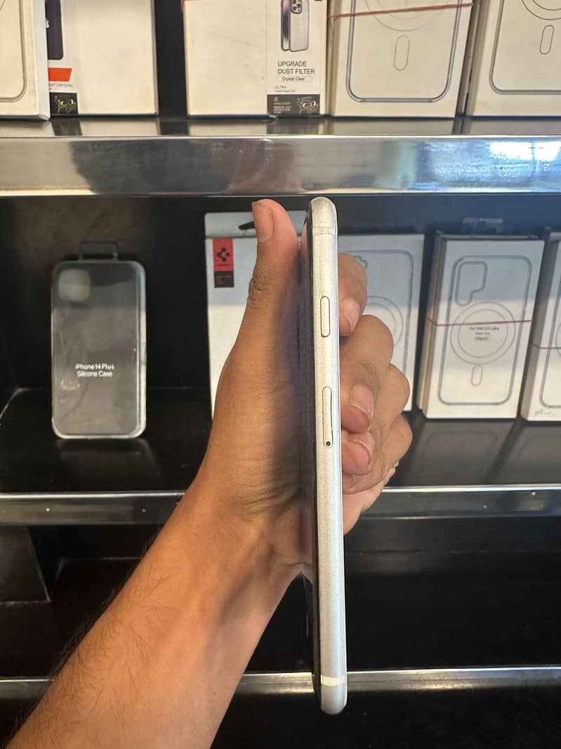 Apple iPhone SE 3