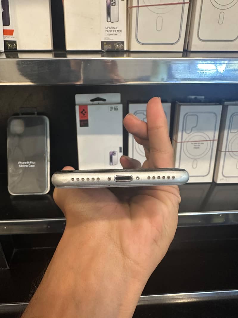 Apple iPhone SE 4