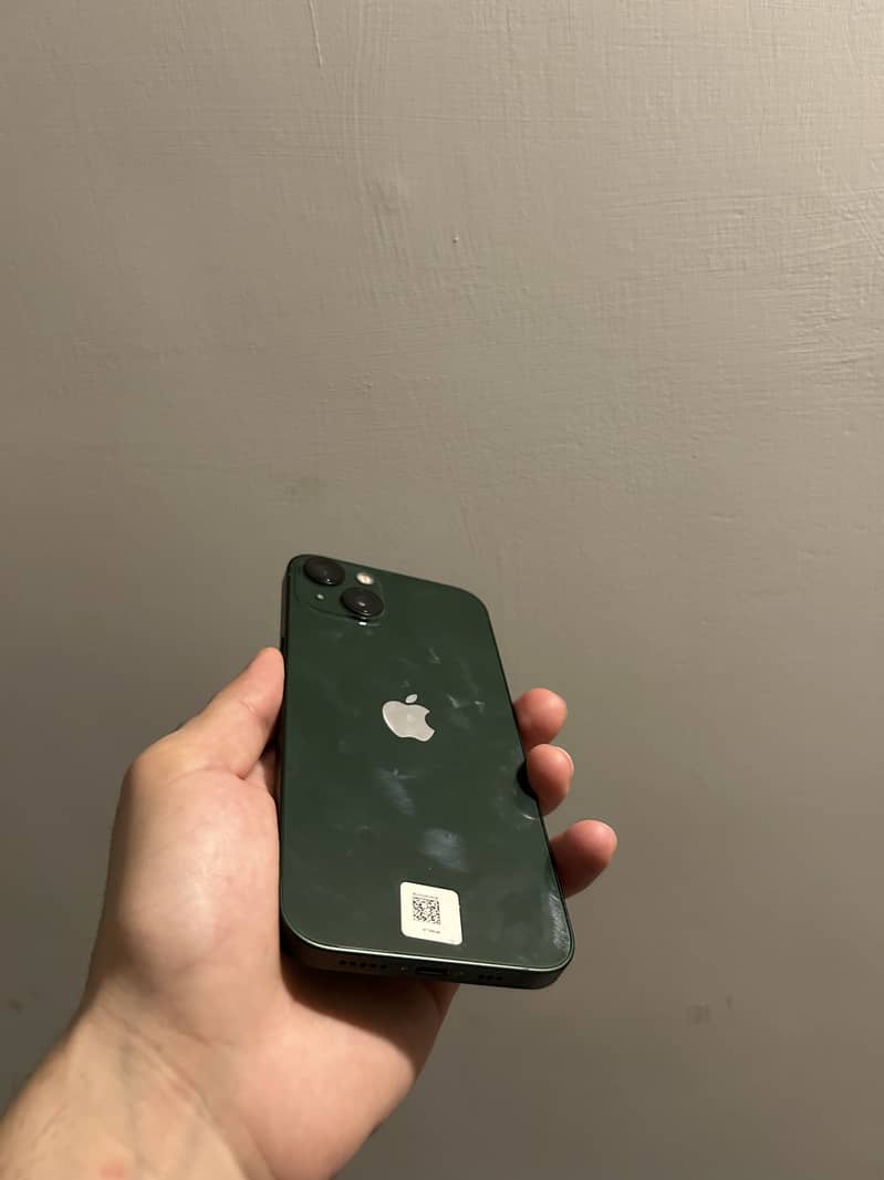 Apple iPhone 13 6