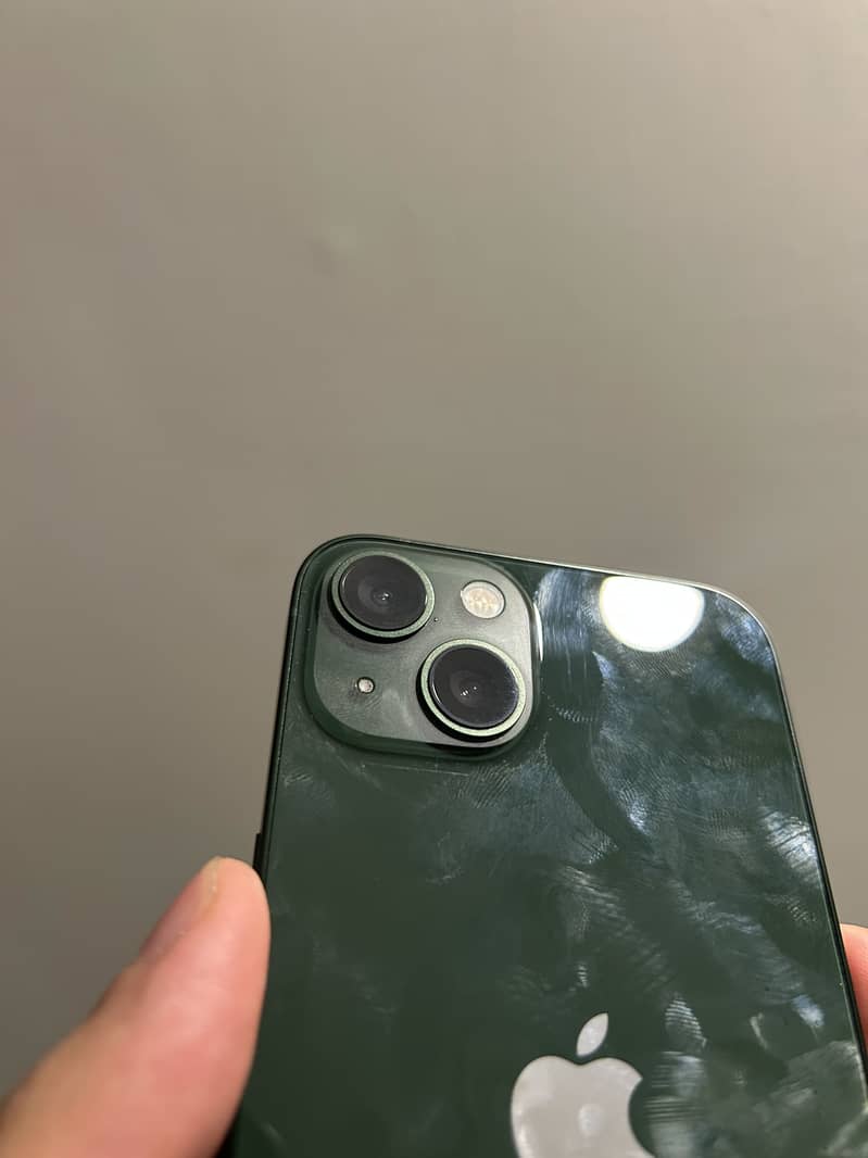 Apple iPhone 13 11