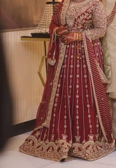 Bridal lahenga maroon and Gold used one time