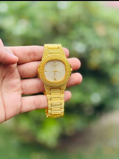 ICED Watch available in gold, rose gold and black