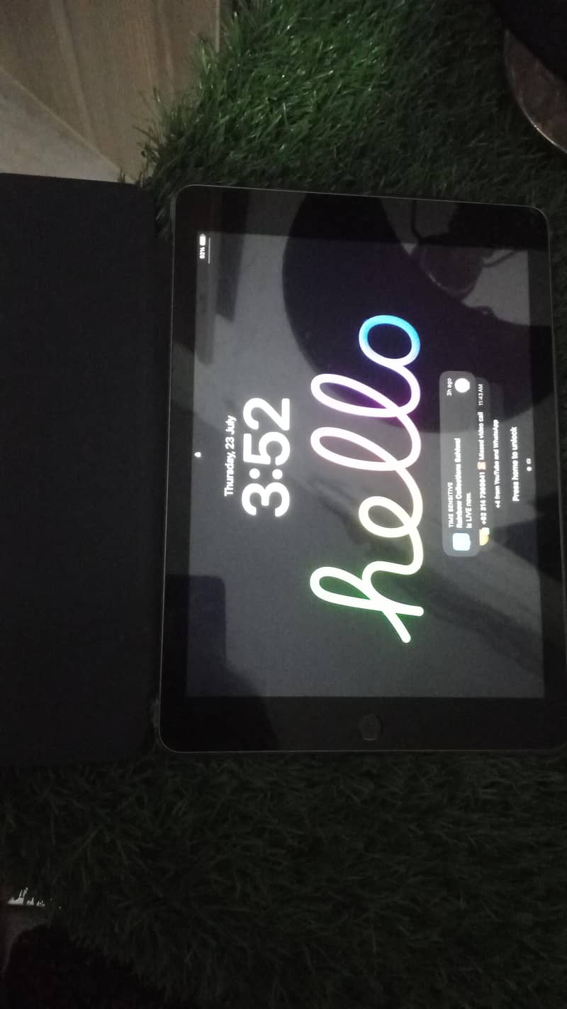 Ipad 6th generation same like new 2