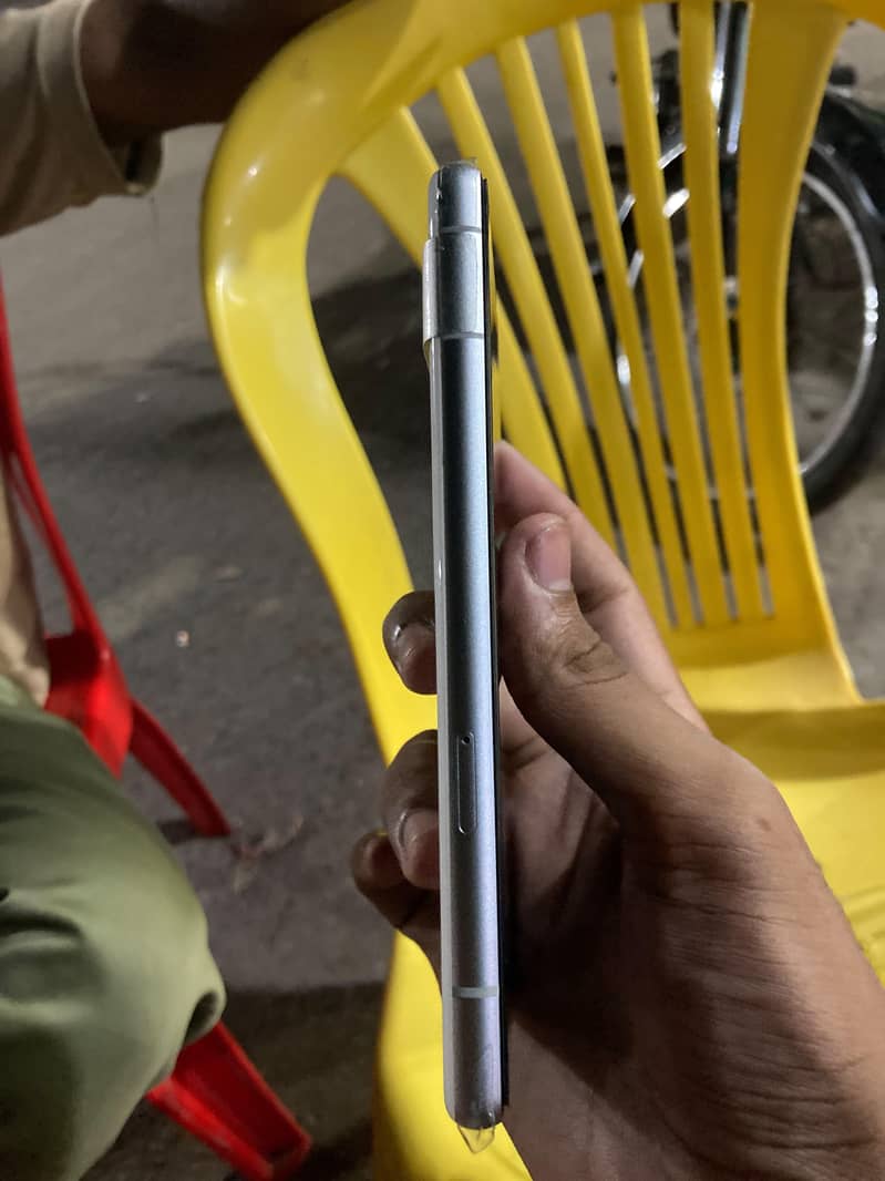 Google Pixel 7a 5