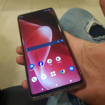 AQUOS R6