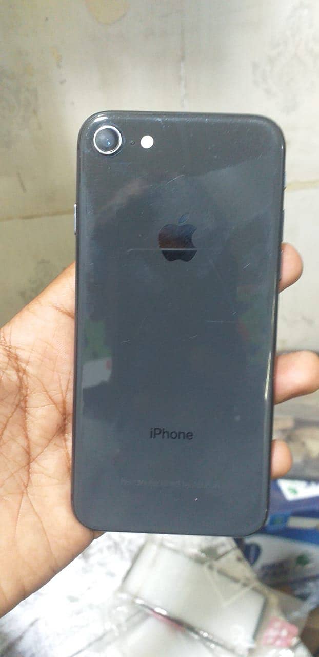 Apple iPhone 8 0
