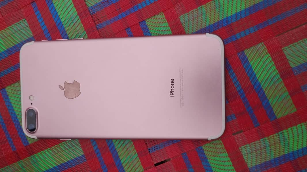 Apple iPhone 7 Plus 1
