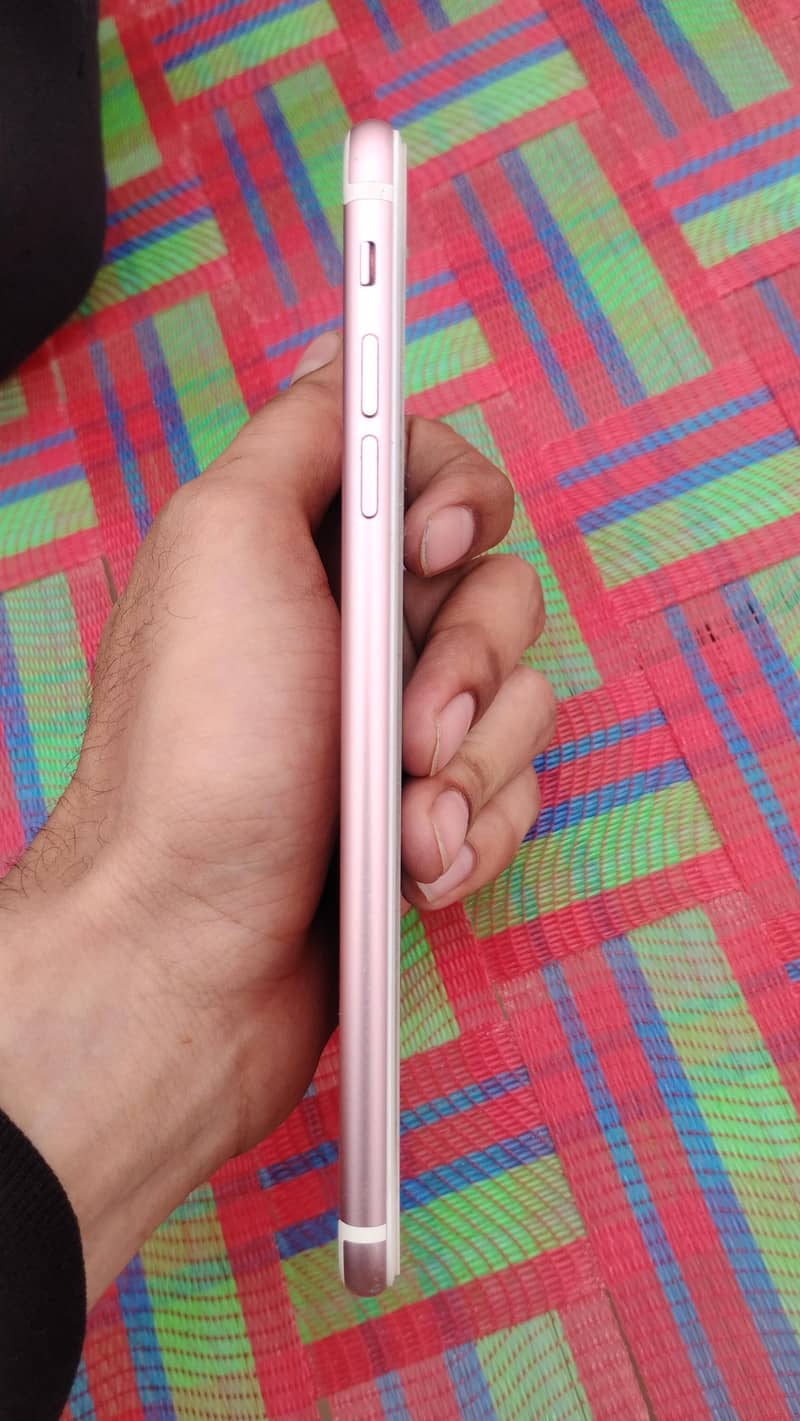 Apple iPhone 7 Plus 3
