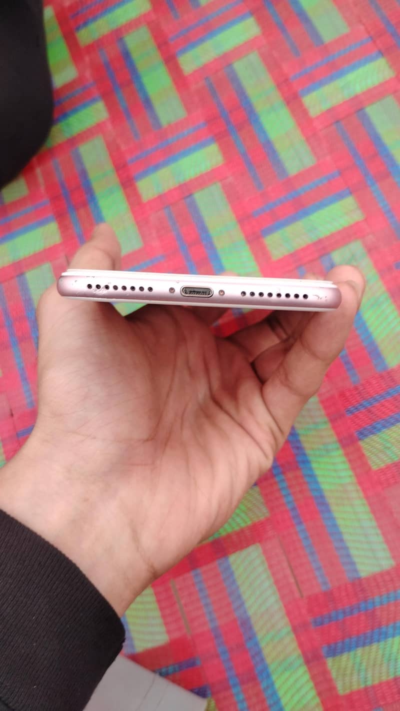 Apple iPhone 7 Plus 4