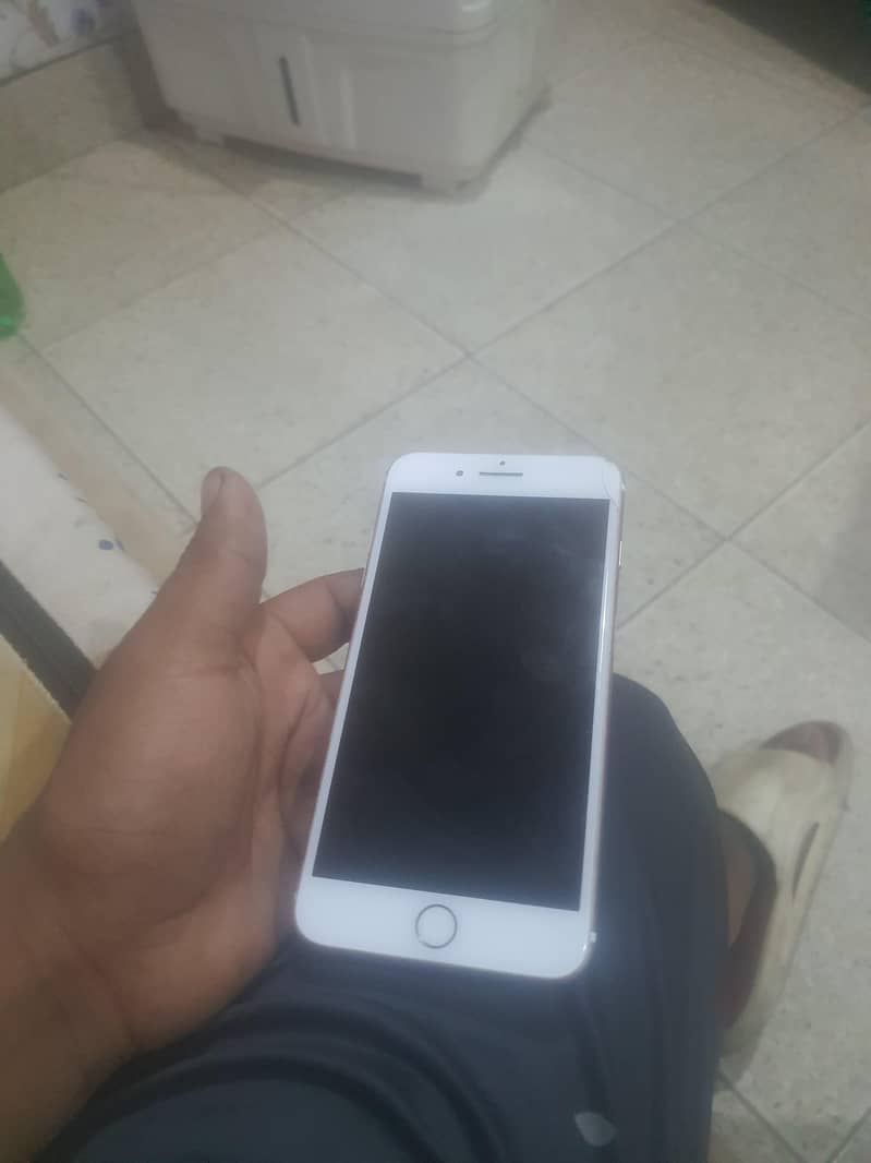 Apple iPhone 7 Plus 1