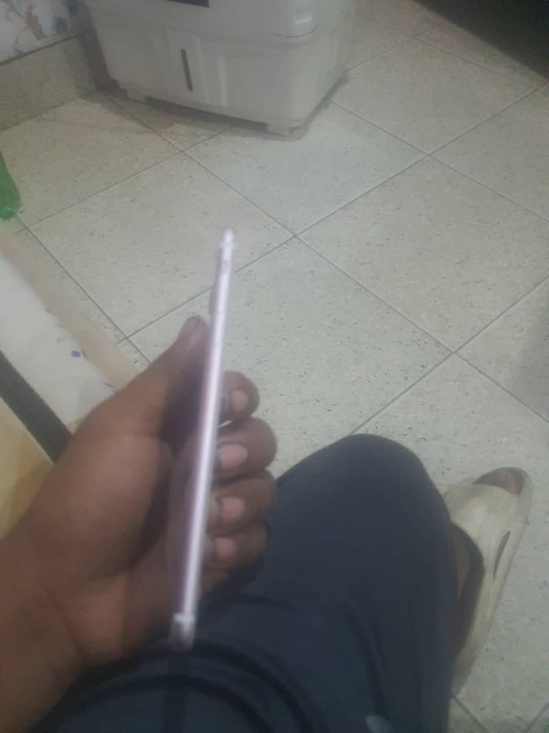 Apple iPhone 7 Plus 2
