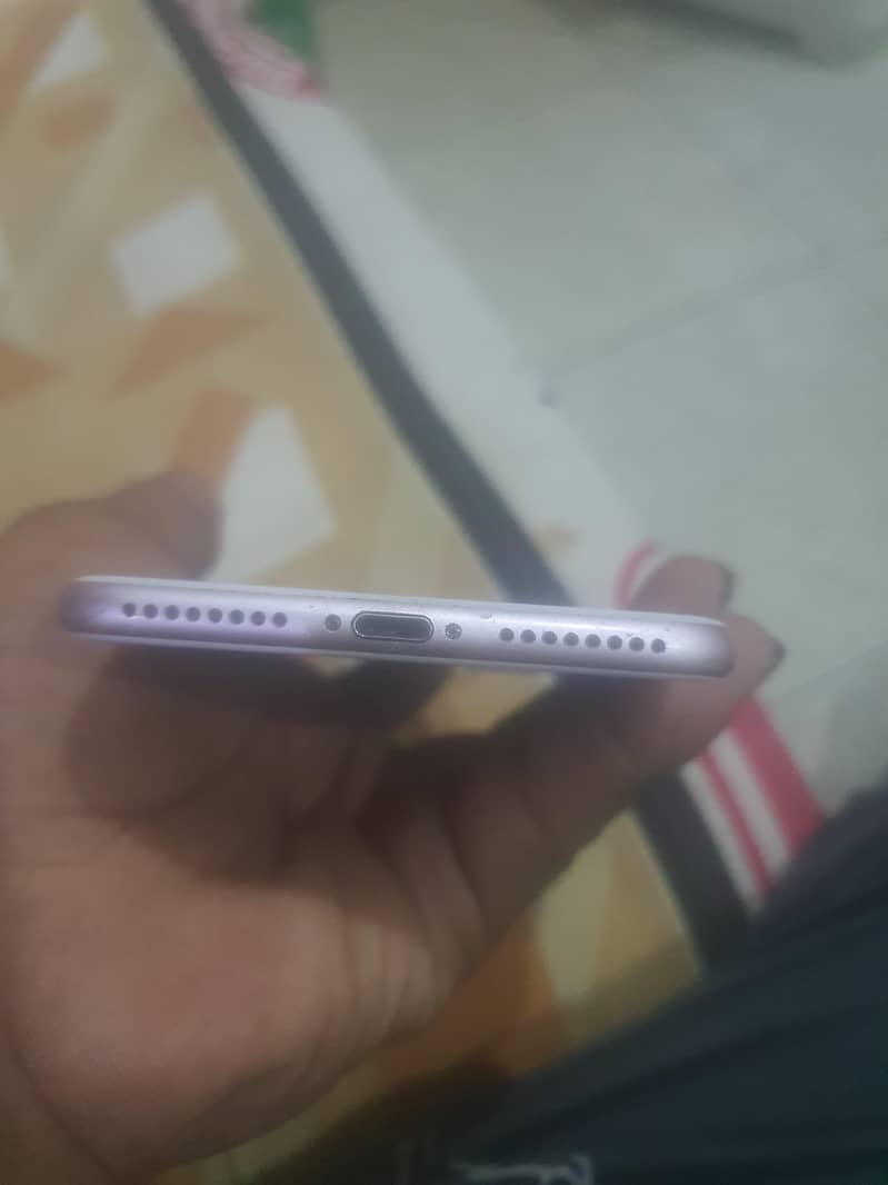 Apple iPhone 7 Plus 4