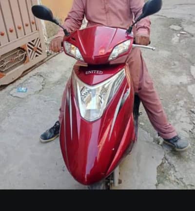 UNITED SACOOTY IN RED COLOUR IN BEST PRICE