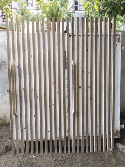 Main Gate 10×6 used Solid