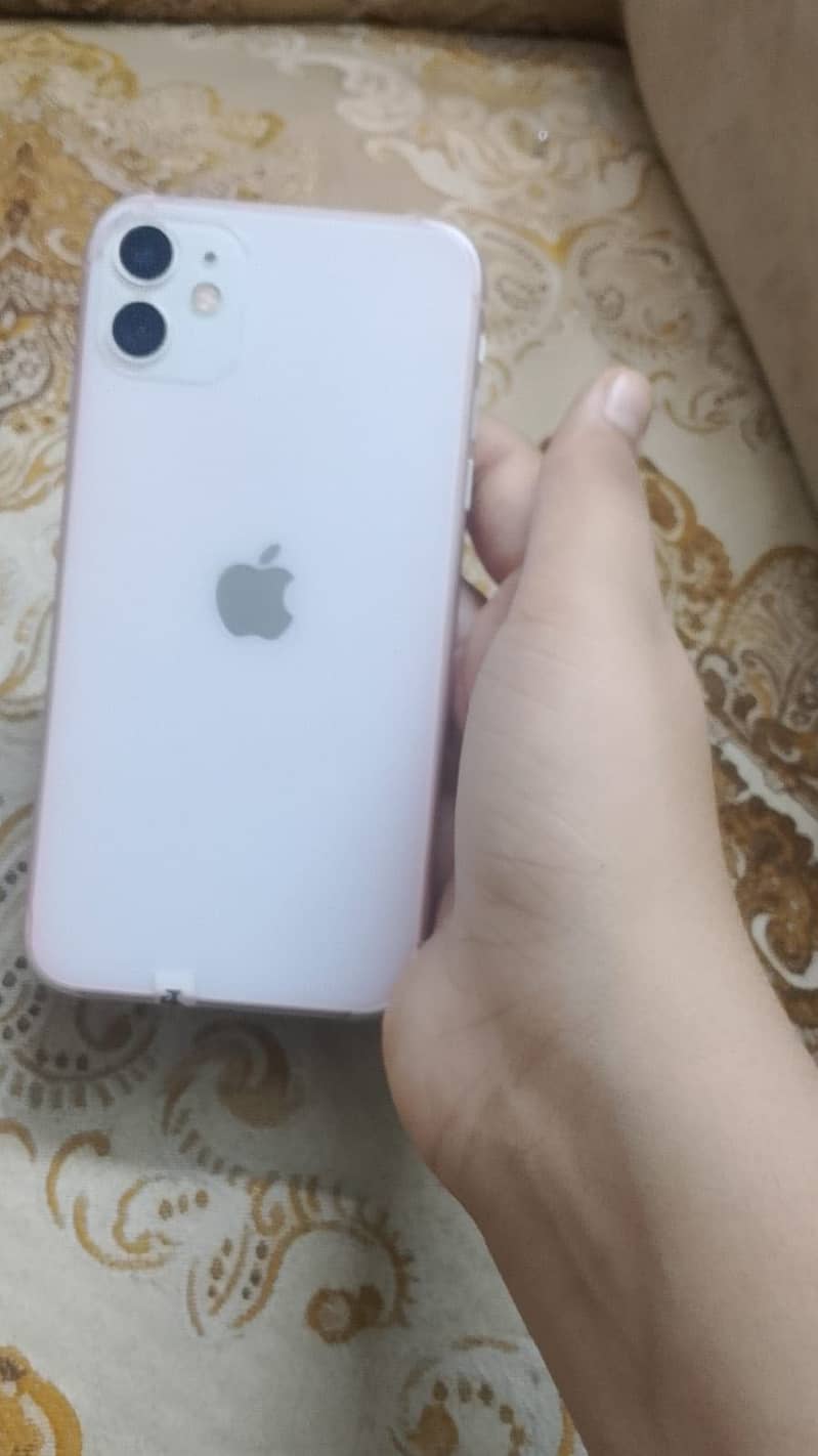 Apple iPhone 11 0