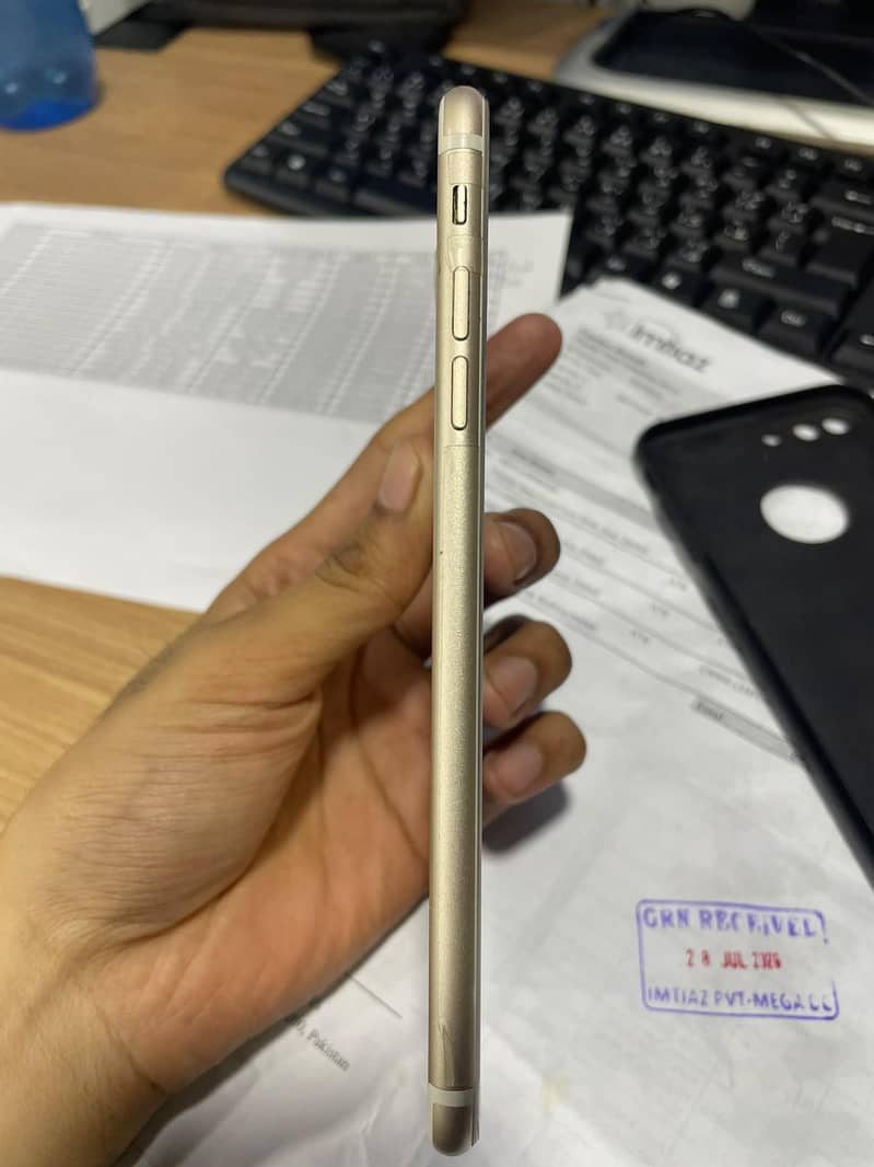Apple iPhone 7 Plus 2