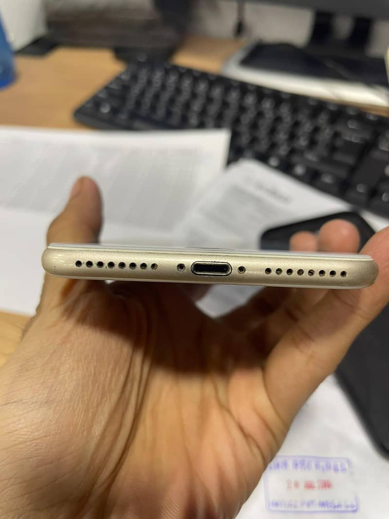 Apple iPhone 7 Plus 4