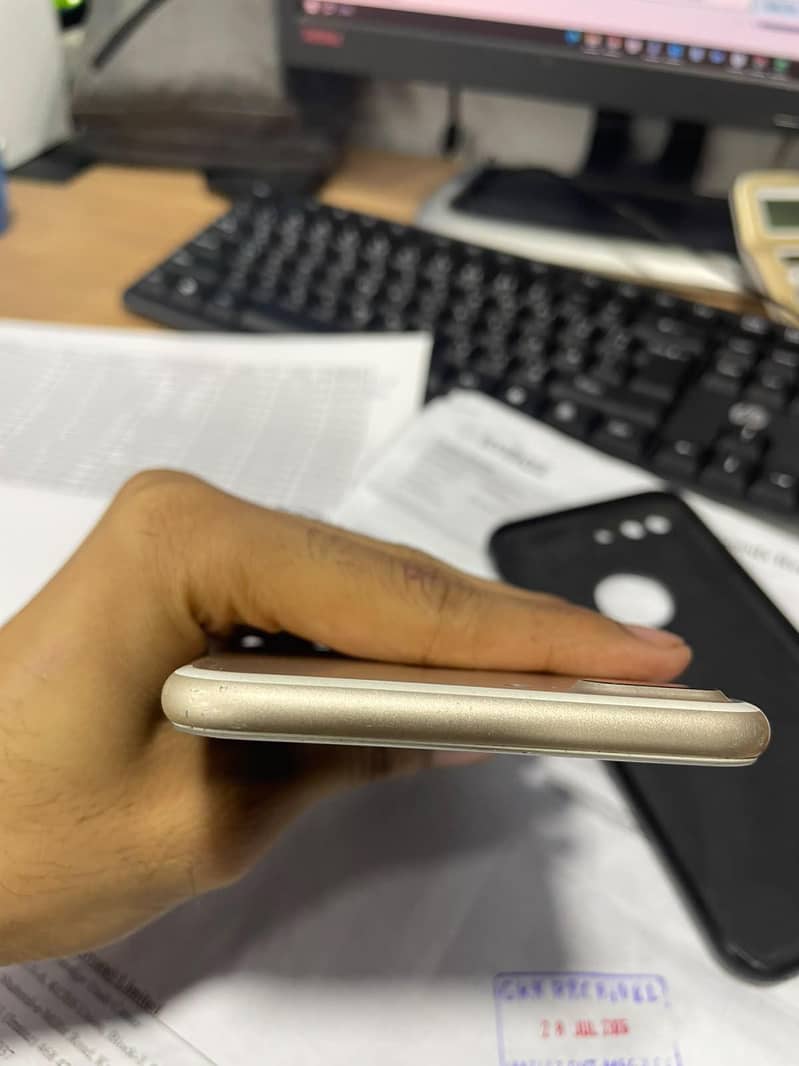 Apple iPhone 7 Plus 5