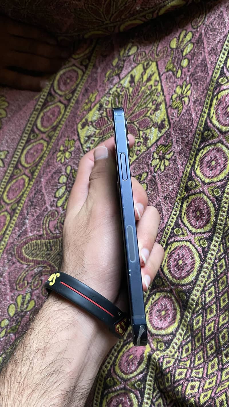Apple iPhone 12 2