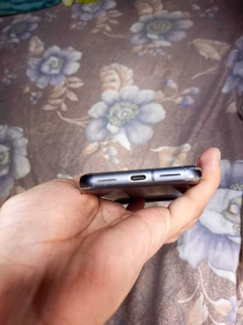 Google Pixel 8 3
