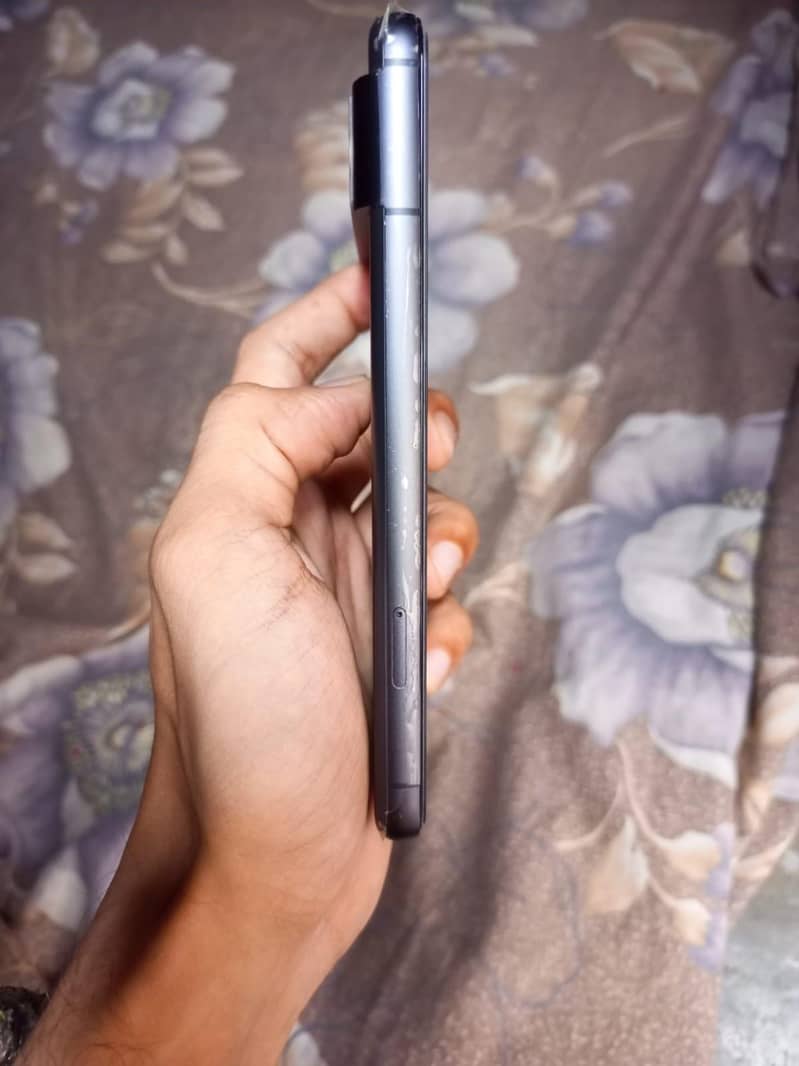 Google Pixel 8 4