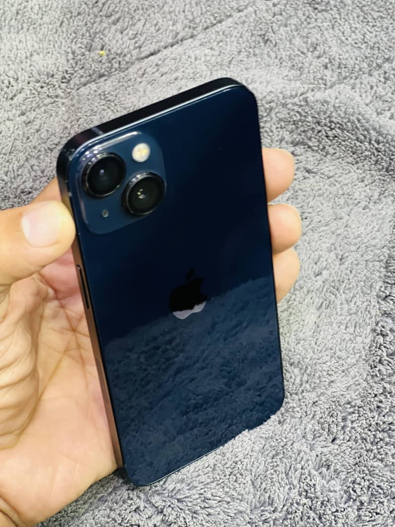 Apple iPhone 13 1