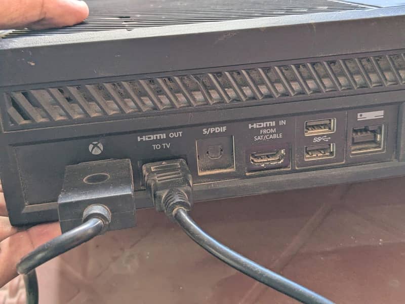 XBOX ONE WITH CONTROLLER 7