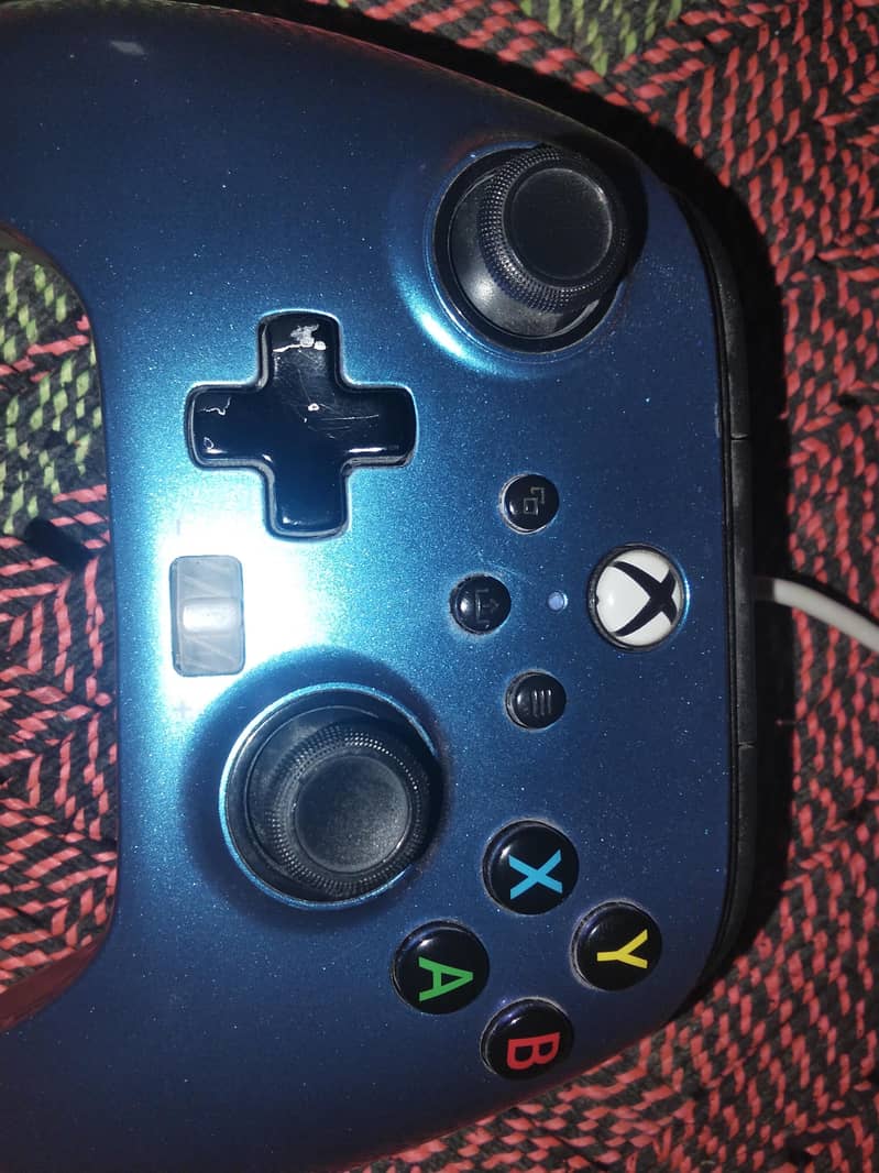 XBOX ONE WITH CONTROLLER 9
