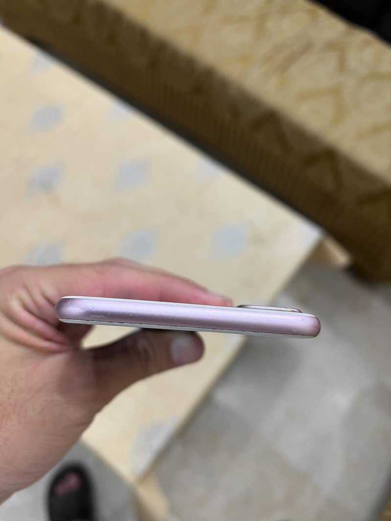 Apple iPhone 7 Plus 0