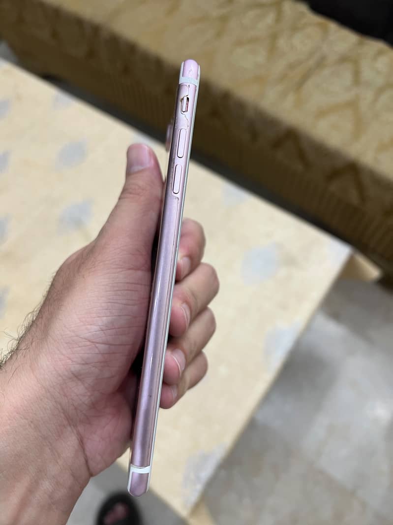 Apple iPhone 7 Plus 5