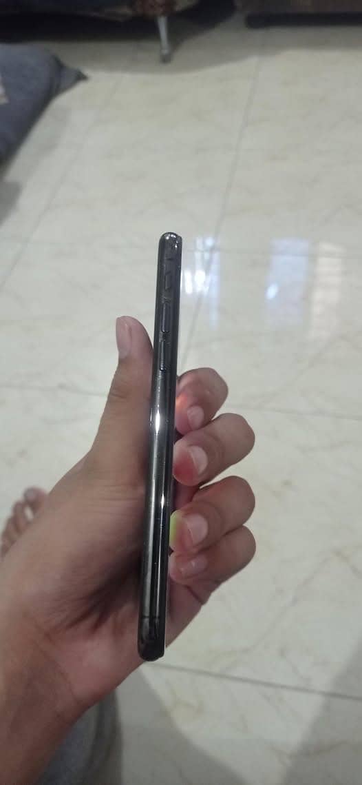 Apple iPhone X 2