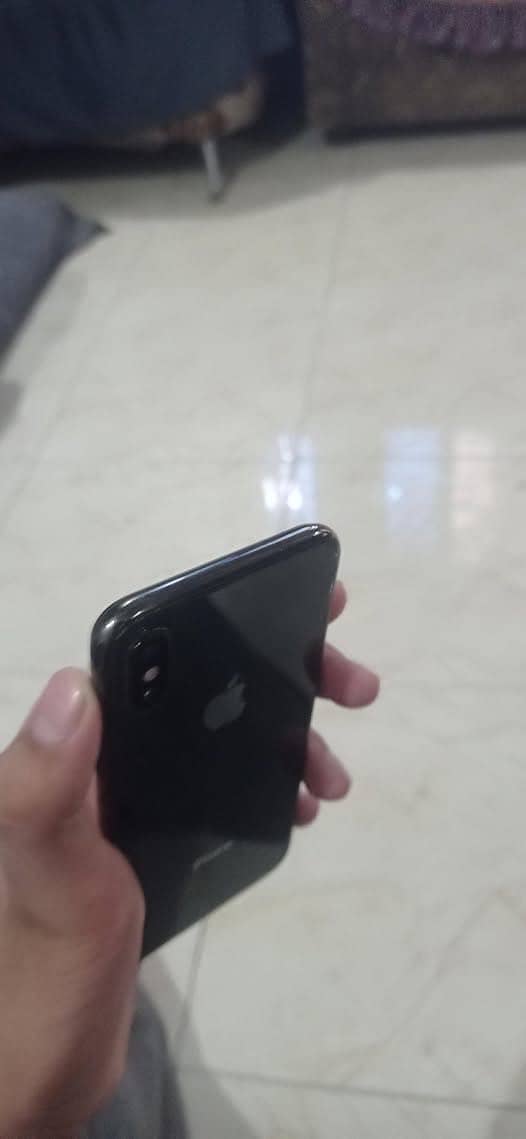 Apple iPhone X 5