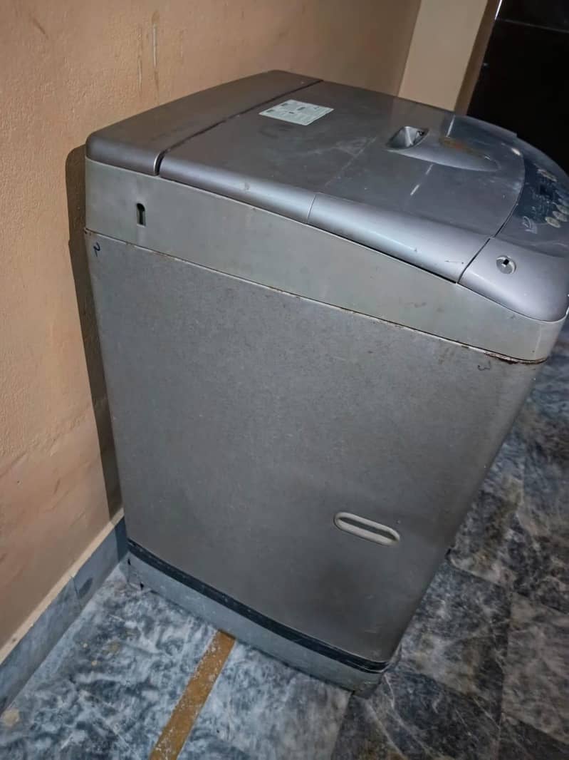LG Automatic Washing Machine 3