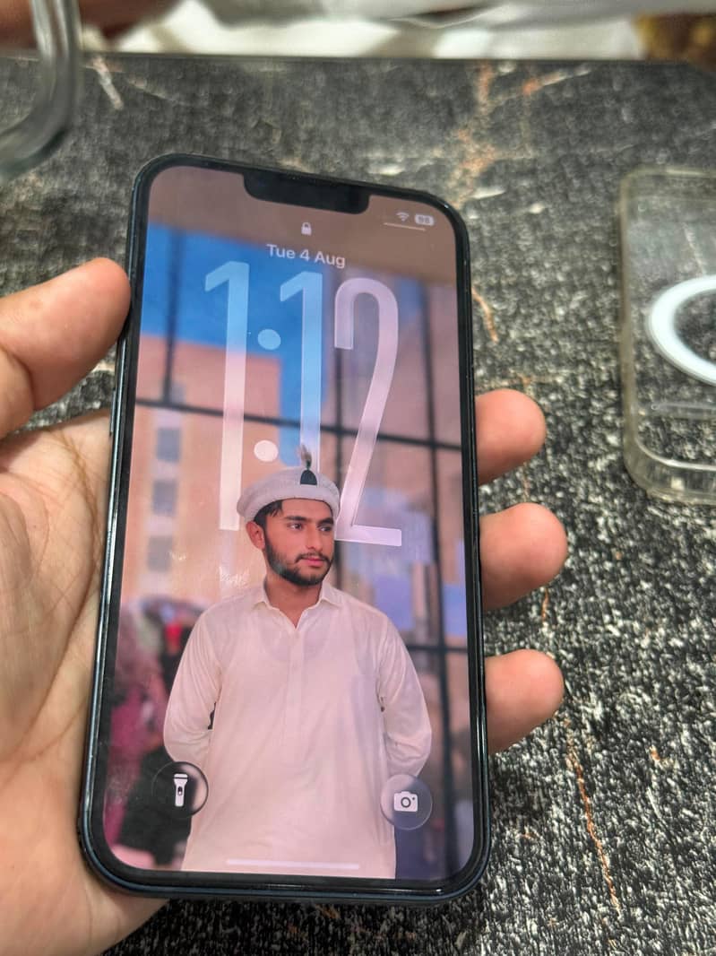 Apple iPhone 13 2