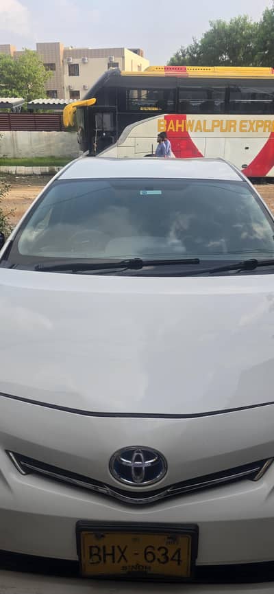 Toyota Prius Alpha 2013