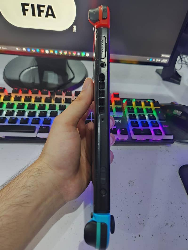 Nintendo Switch V2 2