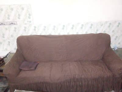 6 seater sofa Set with covers in good condition